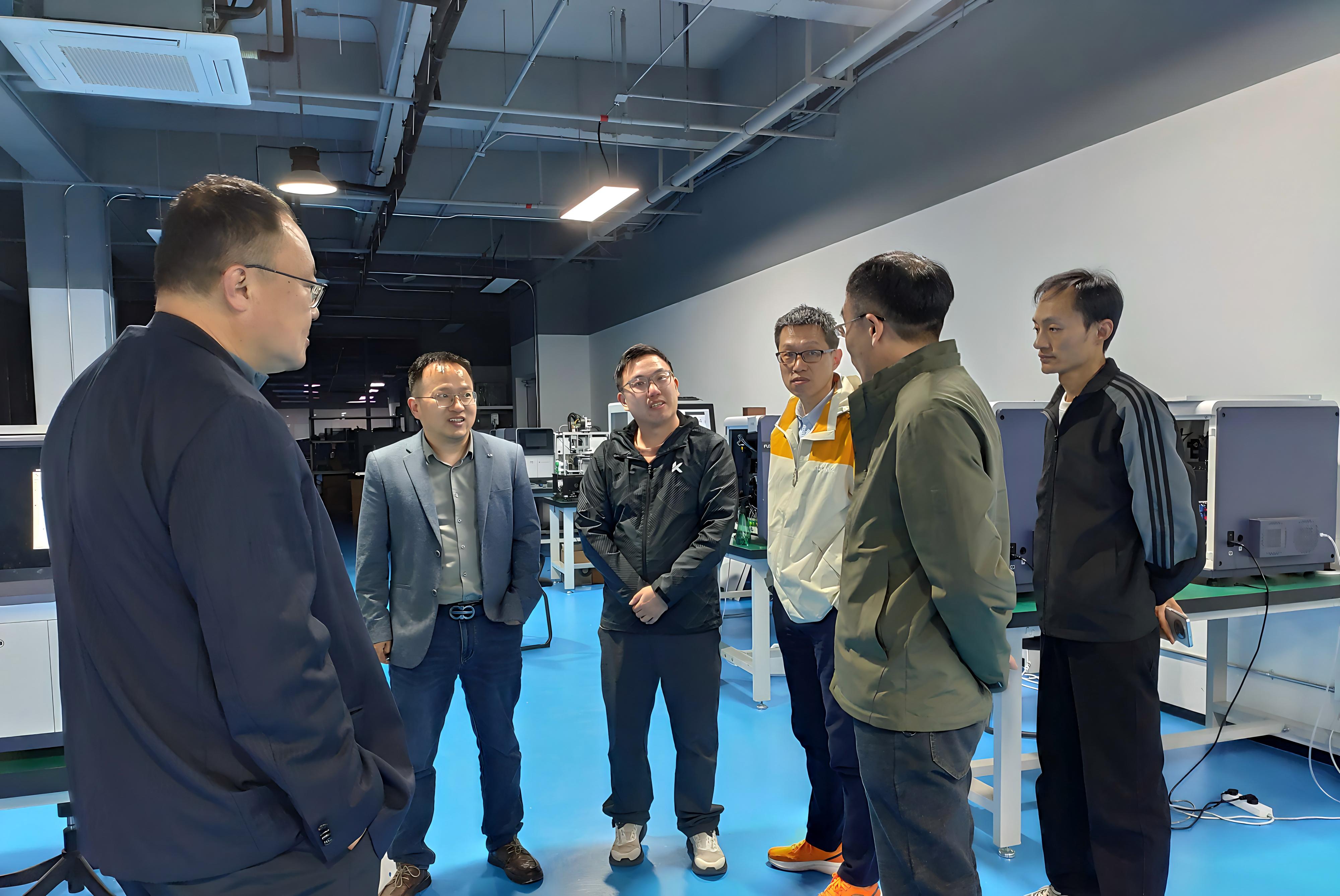 立华牧业副总裁张海涛带队到访富芯医疗，共探禽猪育种"芯&q